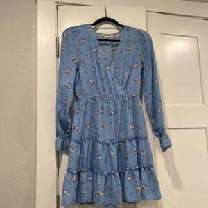 Women’s mini long sleeve dress.